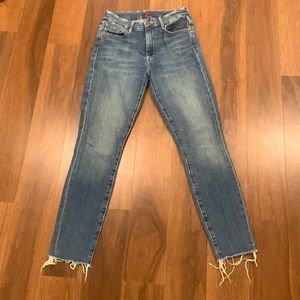 MOTHER Highwaisted Looker Ankle Fray